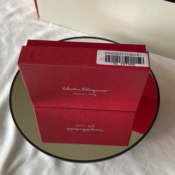 Salvatore Ferragamo zippy wallet - Picture 16 of 16